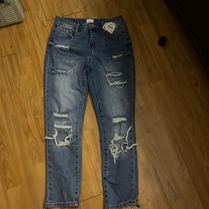 SPECIAL A RIPPED JEANS